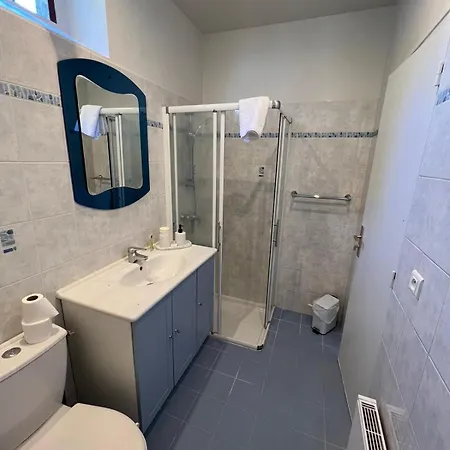 Hotel Robespierre Ex Ideal Paris - *
