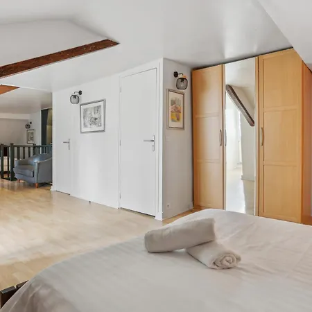 Robespierre Ex Ideal Paris - Hotel *