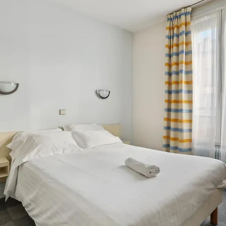 Robespierre Ex Ideal Paris - Hotel