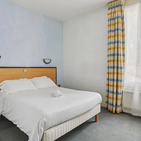 Hotel Robespierre Ex Ideal Paris - *
