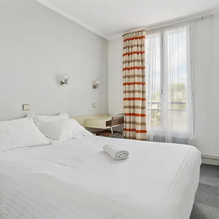 Robespierre Ex Ideal Paris - Hotel